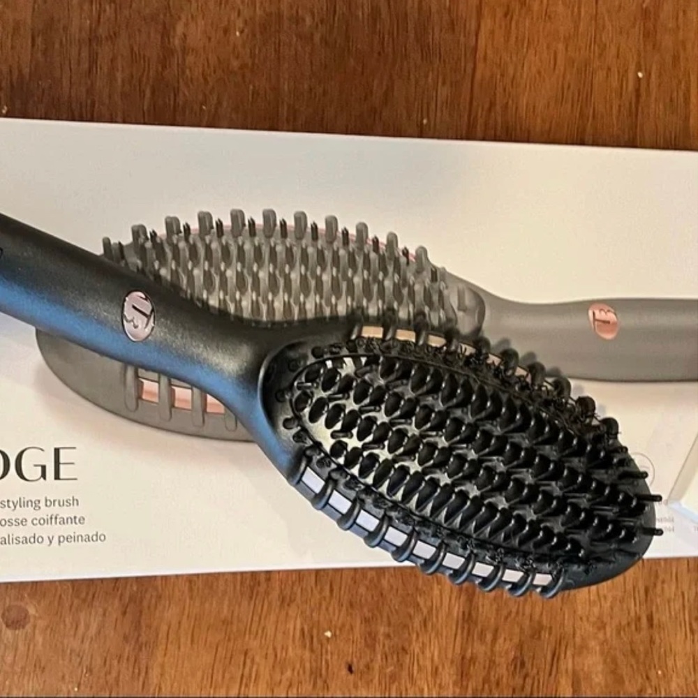 T3 Edge Heated Smoothing & Styling Hair Brush